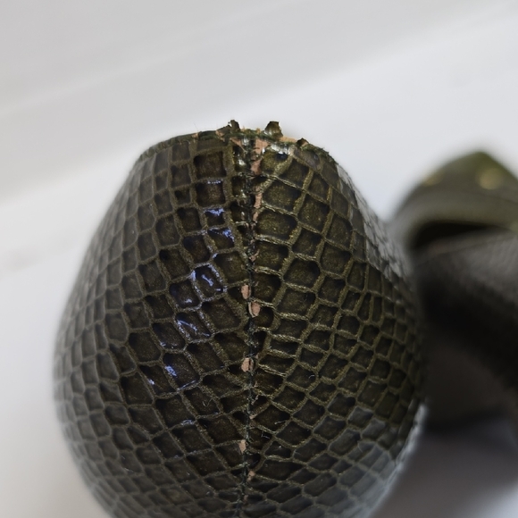 Qupid Olive and Gold Textured Heels - Picture 4 of 7